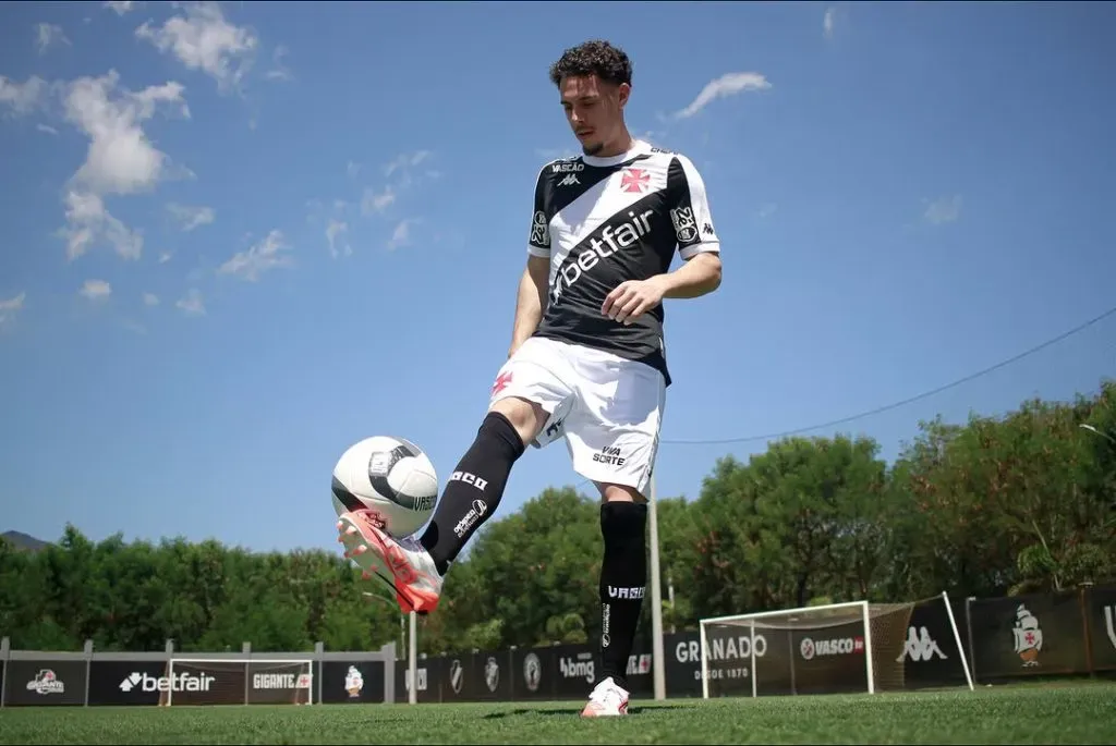 Nuno Moreira, camisa 17 do Vasco é um reforço promissor para o setor defensivo da equipe. Foto: Matheus Lima/Vasco da Gama.
