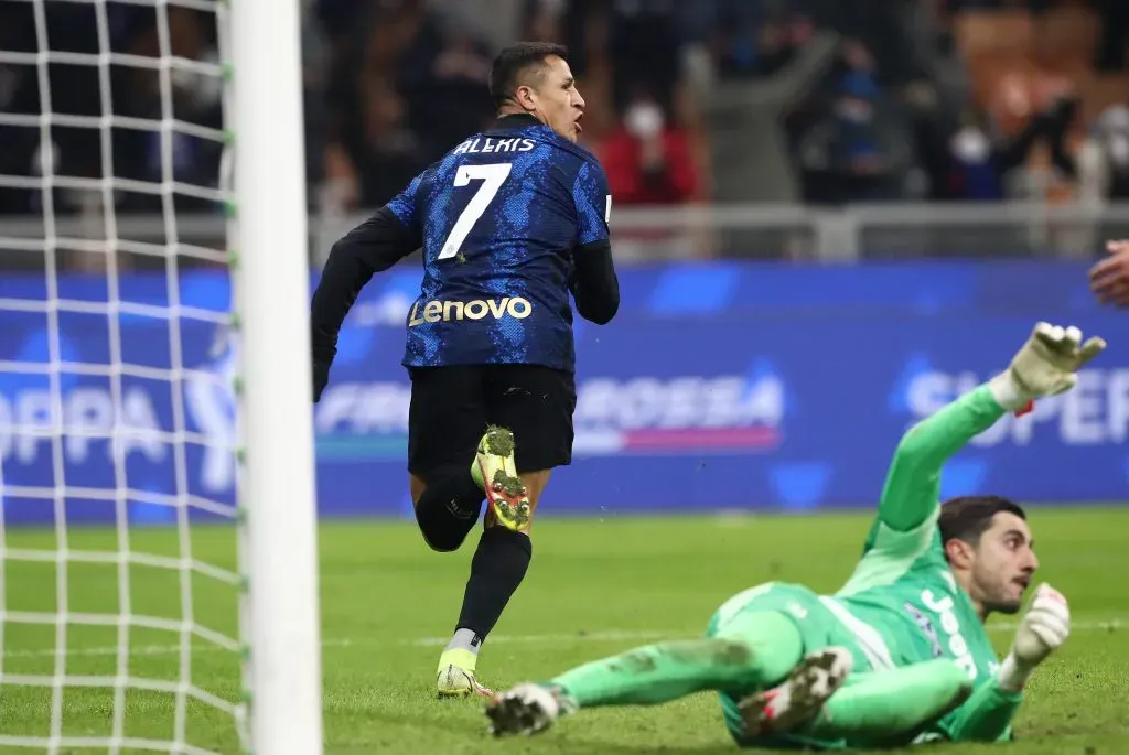 MILAN, ITALY – JANUARY 12: Alexis Sanchez of Inter Milan celebrates after scoring their side’s second goal during the Italian Supercup match between Inter and Juventus at The San Siro on January 12, 2022 in Milan, Italy. (Photo by Marco Luzzani/Getty Images)