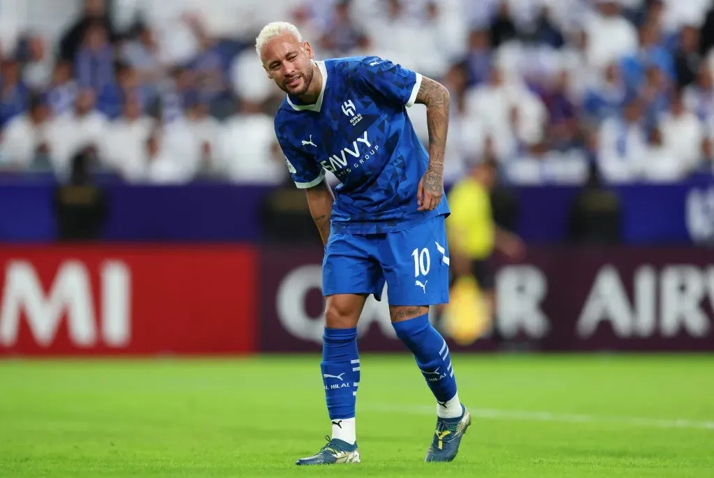 Neymar voltará em duas semanas. (Photo by Yasser Bakhsh/Getty Images)