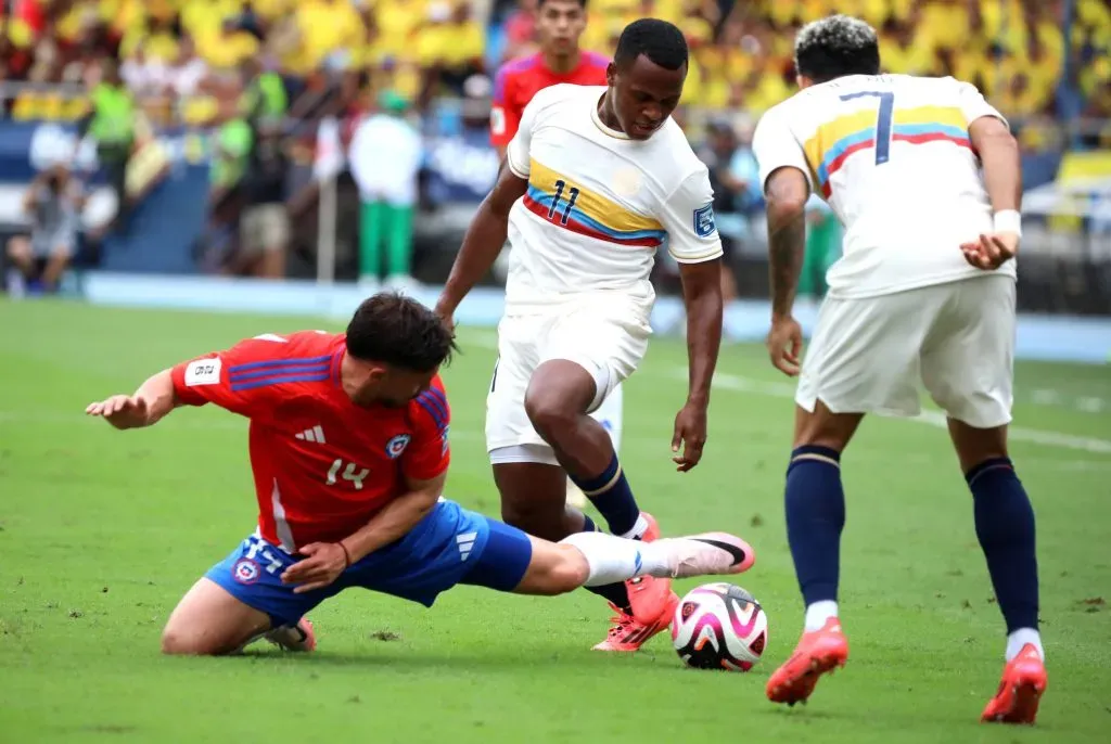 Jhon Arias, do Fluminense, em ação pela seleção colombiana nas Eliminatórias. Foto: Vizzor image/Photosport