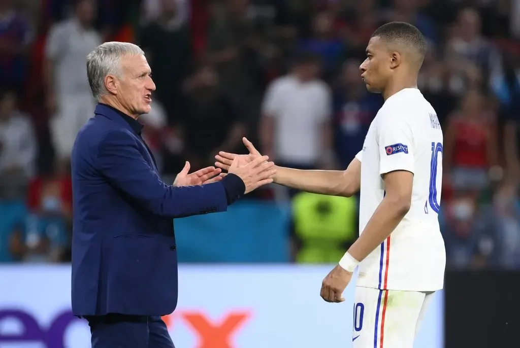 Didier Deschamps saltó en defensa de Kylian Mbappé. Getty Images.