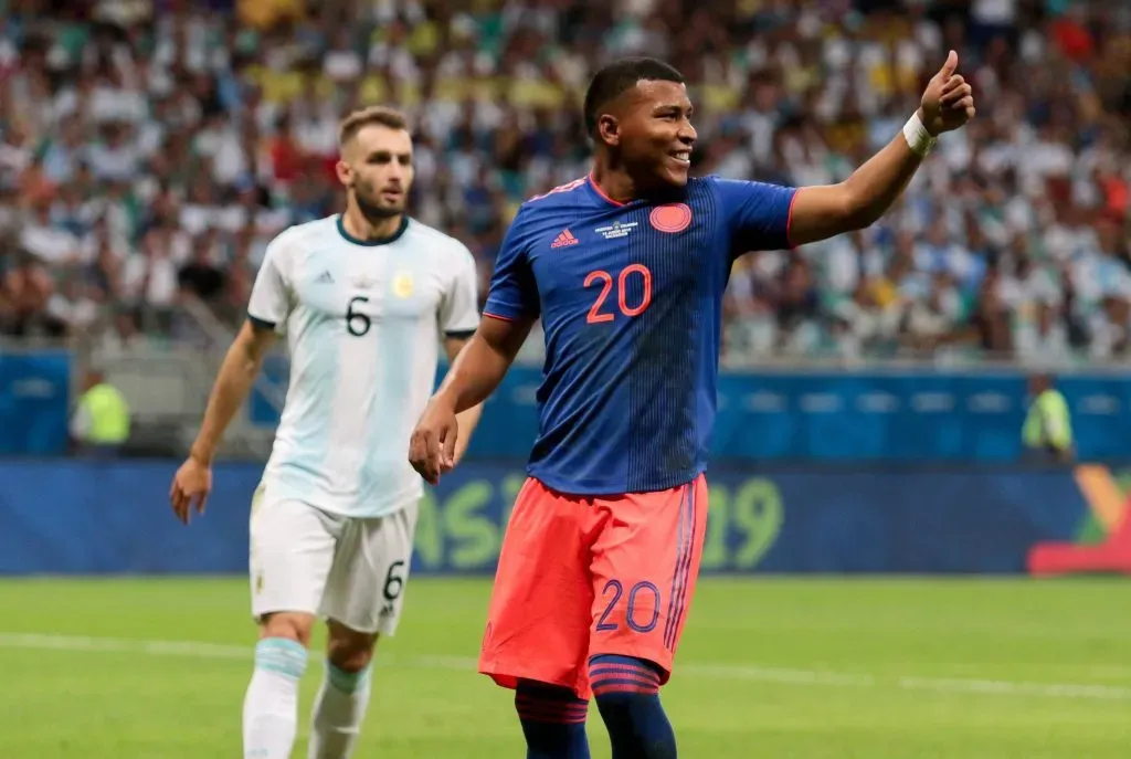 Roger Martínez festeja su gol en la Copa América 2019, con Pezella sufriendo detrás. (Foto: Imago)