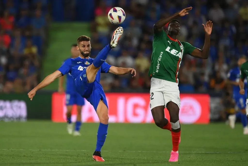 Domingos Duarte em partida contra o Alaves. (Photo by Denis Doyle/Getty Images)