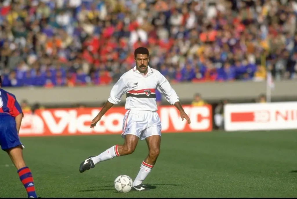 13 Dec 1992:  Toninho Cerezo of Sao Paulo in action during a match. \ Mandatory Credit: Shaun  Botterill/Allsport