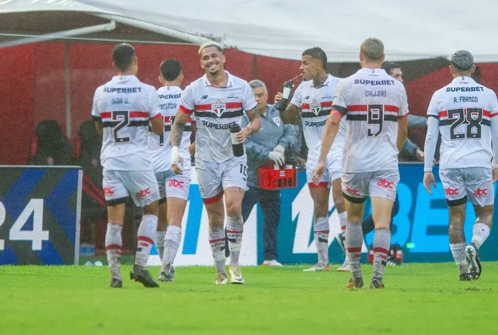 Luciano celebrando seu gol na partida contra o Vitória. Foto: Jhony Pinho/AGIF