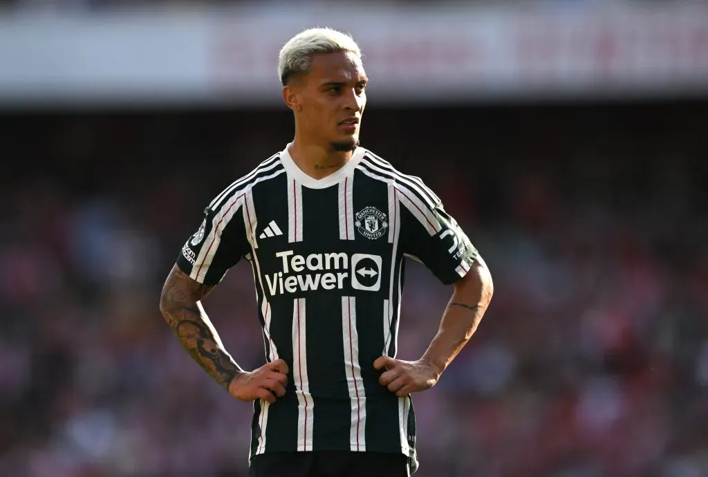 Antony no clássico diante do Arsenal (Foto: Shaun Botterill/Getty Images)