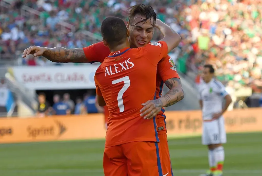 Alexis Sánchez y Eduardo Vargas serán las cartas de gol de Chile. Foto: Getty Images.