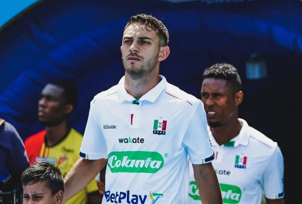 Nahuel Gallardo con la camiseta de Once Caldas.