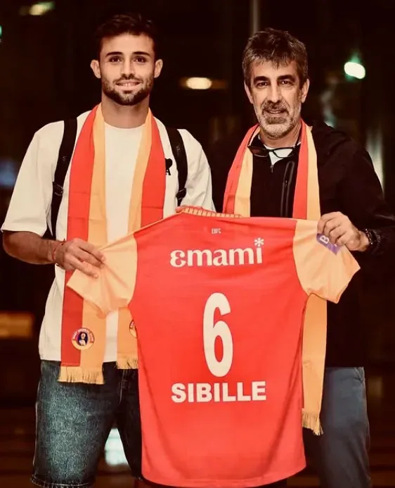 Sibille fue presentado en su nuevo club. (Foto: @twentytwo_sm).