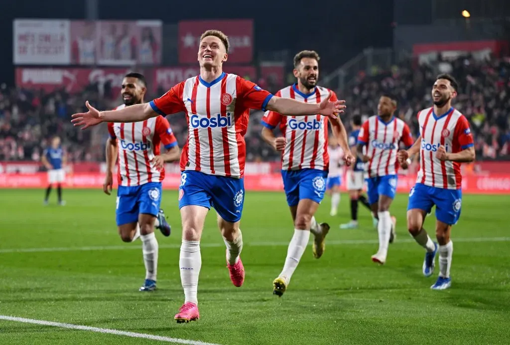 Viktor Tsyhankov celebrando su gol frente al Athletic Club de Bilbao en el estadio Montilivi