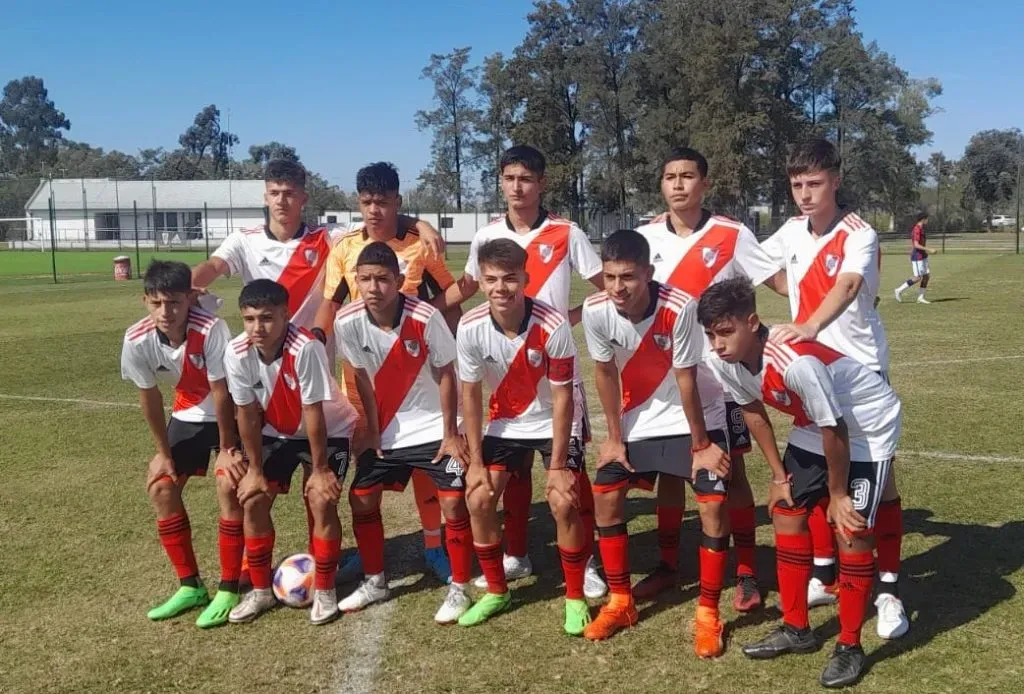 La Octava cosechó los tres puntos en el predio de Ezeiza (Foto: Prensa River)