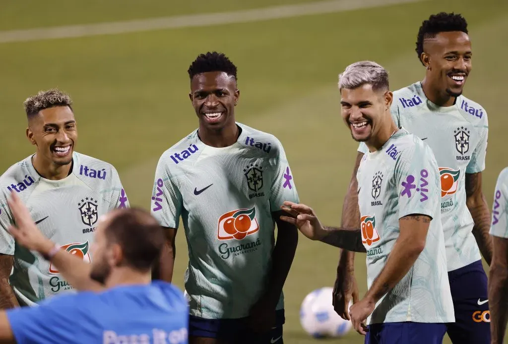 Raphinha e Vini Junior com a camisa da Seleção Brasileira. Foto: IMAGO / Fotoarena.