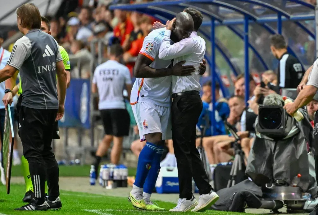 Romelu Lukaku y su técnico han estado en la polémica con Thibaut Courtois por la capitanía de Bélgica. Hoy el delantero se matriculó con un doblete. Foto: IMAGO.