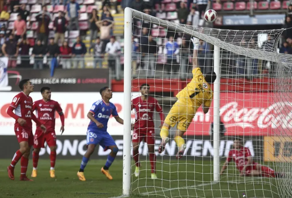 Universidad de Chile estuvo cerca de llevarse el triunfo desde Chillán. Foto: Mauricio Ulloa/Photosport