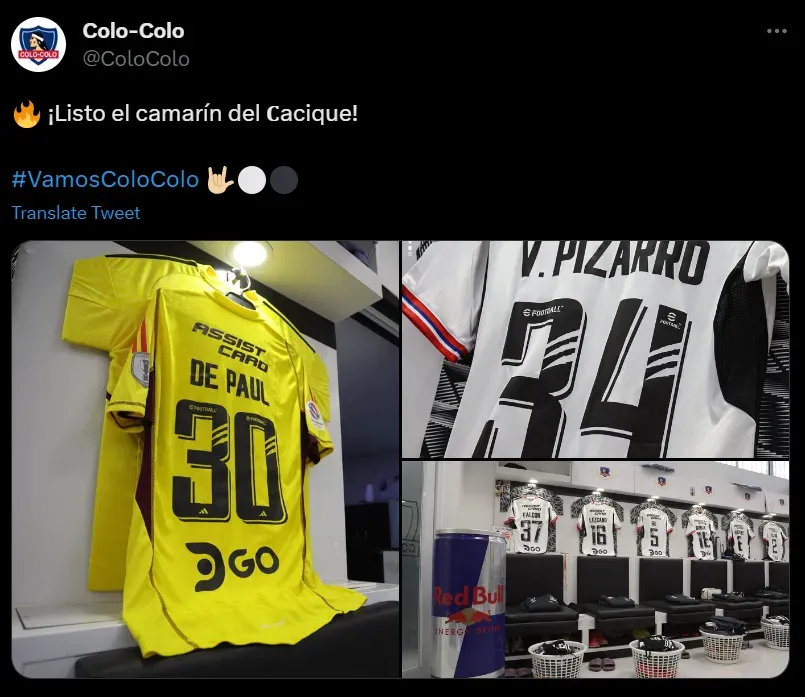 El vestuario, preparado con camisetas blancas. (Foto: Colo Colo).