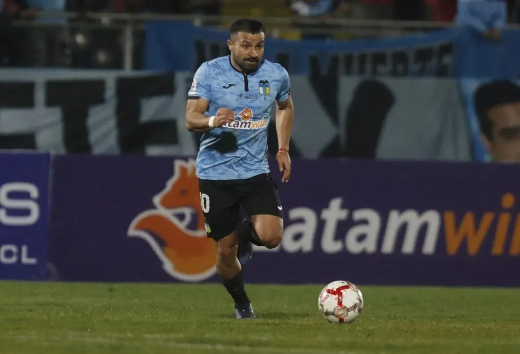 Tras un año y medio, Rabello renueva en el Capo /Photosport