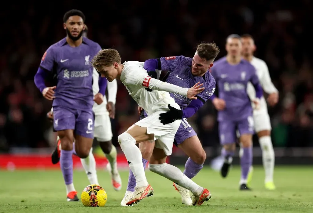 Arsenal y Liverpool protagonizaron un intenso partido en el Emirates Stadium por la tercera ronda de la FA Cup. | Foto: Julian Finney / Getty Images