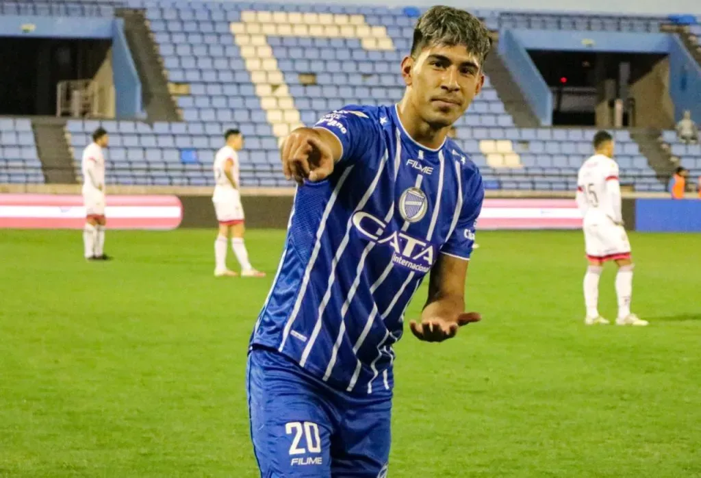 El uruguayo Salomón Rodríguez suena para recalar en el Cacique (Godoy Cruz)