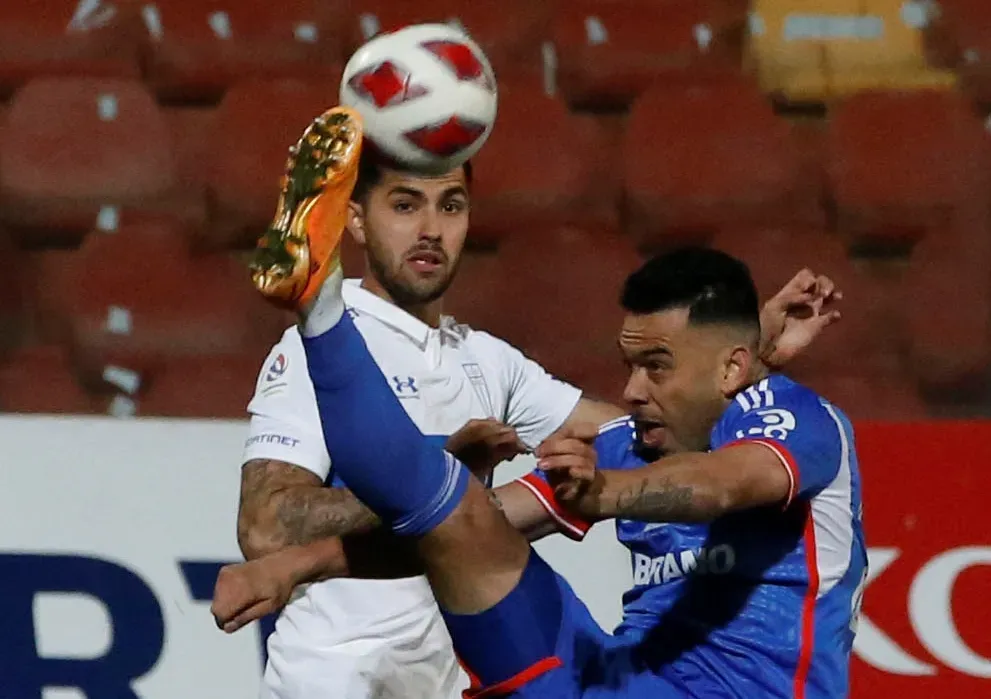 Nery Domínguez entregó personalidad en la última línea de la U. Foto: Dragomir Yankovic/Photosport