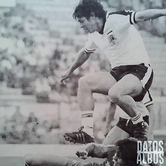 René Houseman jugó en Colo Colo en 1982. | Imagen: Datos Albos.