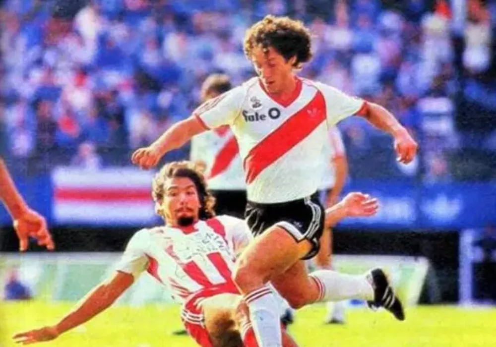 Troglio surgió de River y jugó 5 años.