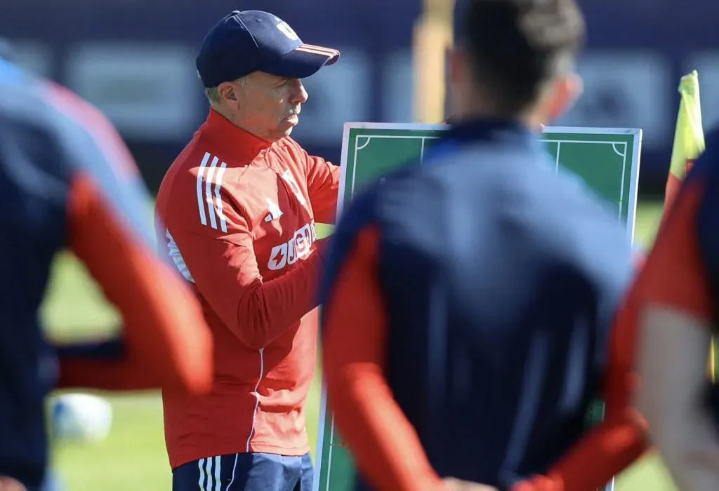 Gustavo Álvarez reanudó los entrenamientos de la U en el CDA.