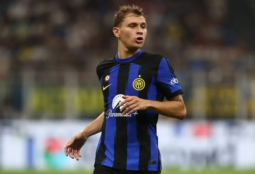 Barella em campo pela Inter (Photo by Marco Luzzani/Getty Images)