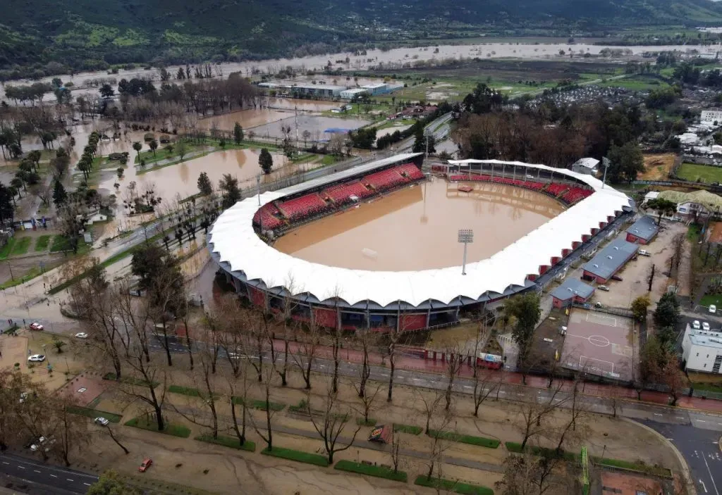 Estadio Fiscal de Talca y sus alrededores tras temporal (Photosport)