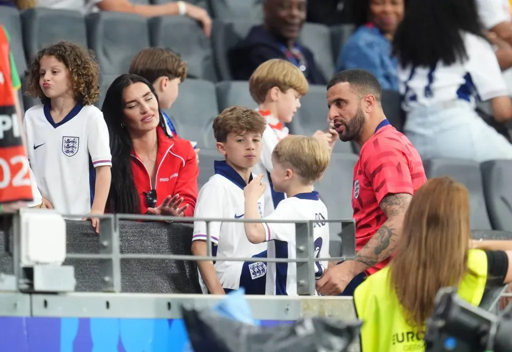 A pesar de estar separados, Annie Kilner acompaña a Kyle Walker en la Eurocopa, junto a sus hijos.