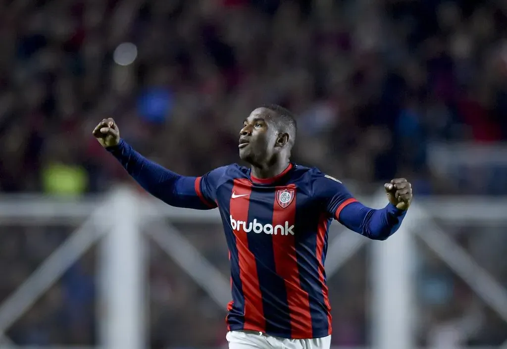 Romaña seguirá no San Lorenzo – Foto: Marcelo Endelli/Getty Images