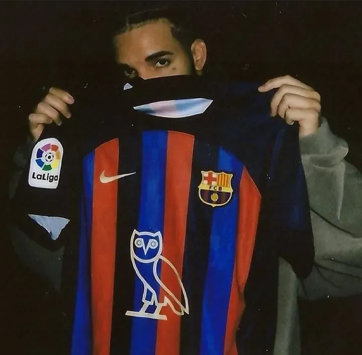 Por lo general, Drake no tiene mucho tacto en las apuestas deportivas.