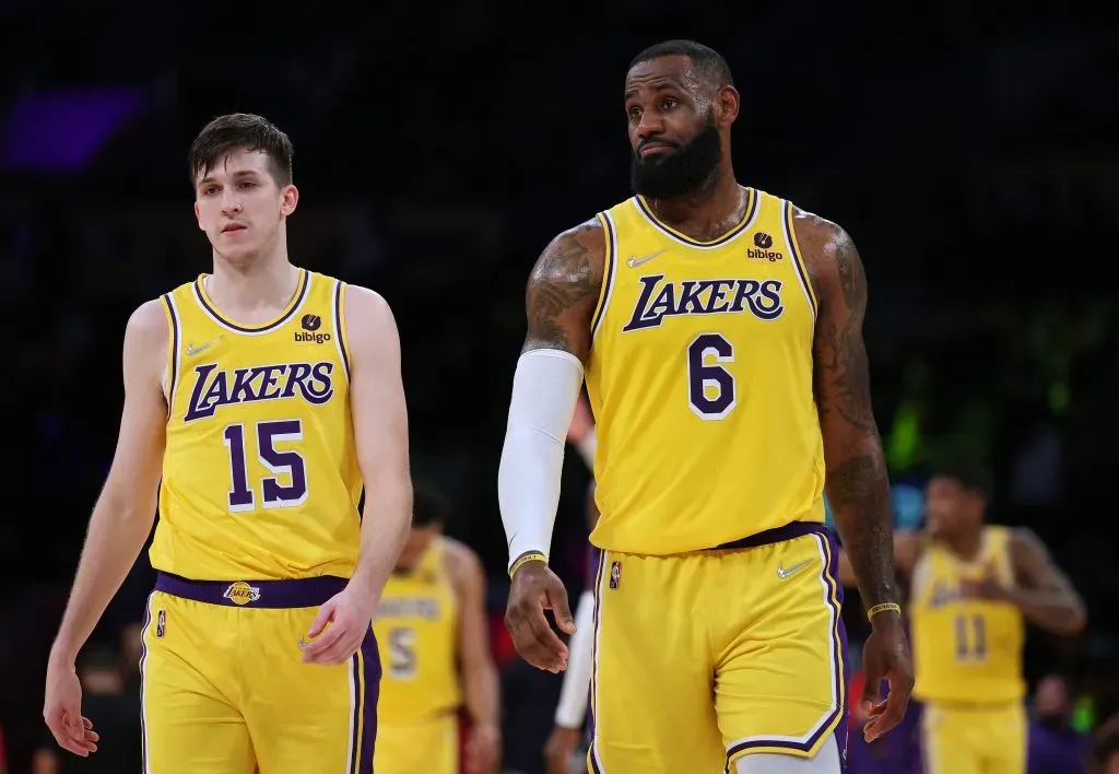 LeBron James acompañado de Austin Reaves, uno de sus principales socios durante la última temporada. Getty Images