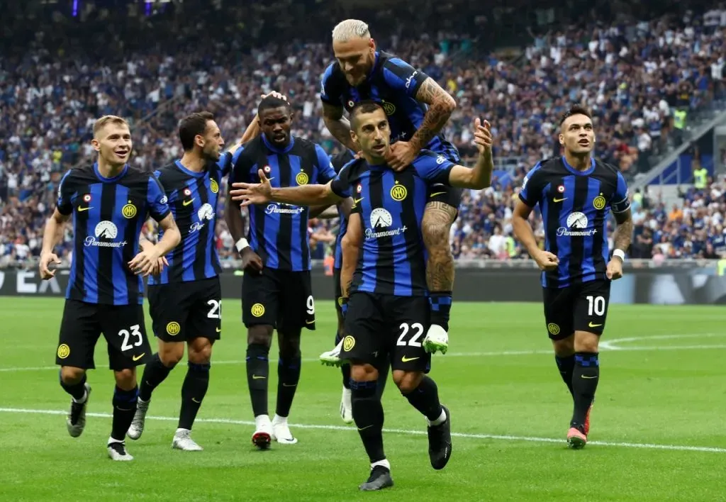 Inter de Milán viene de golear al AC Milan por 5-1 en el Derbi della Madonnina (Getty Images)