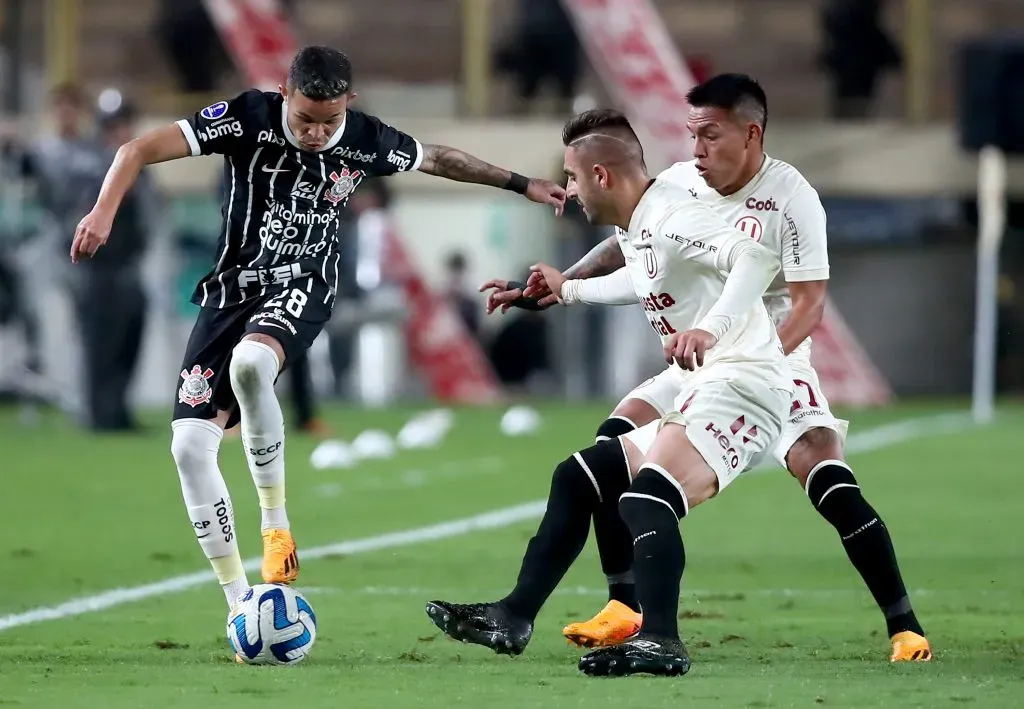 Nelson Cabanillas jugando la Copa Libertadores. (Foto: Getty).