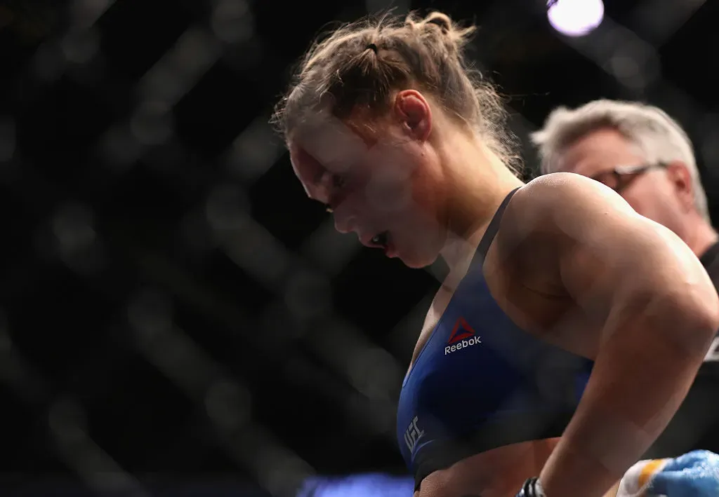 Ronda Rousey sufrió derrotas duras que le dejaron en una depresión de la cual le costó recuperarse. (GETTY IMAGES)
