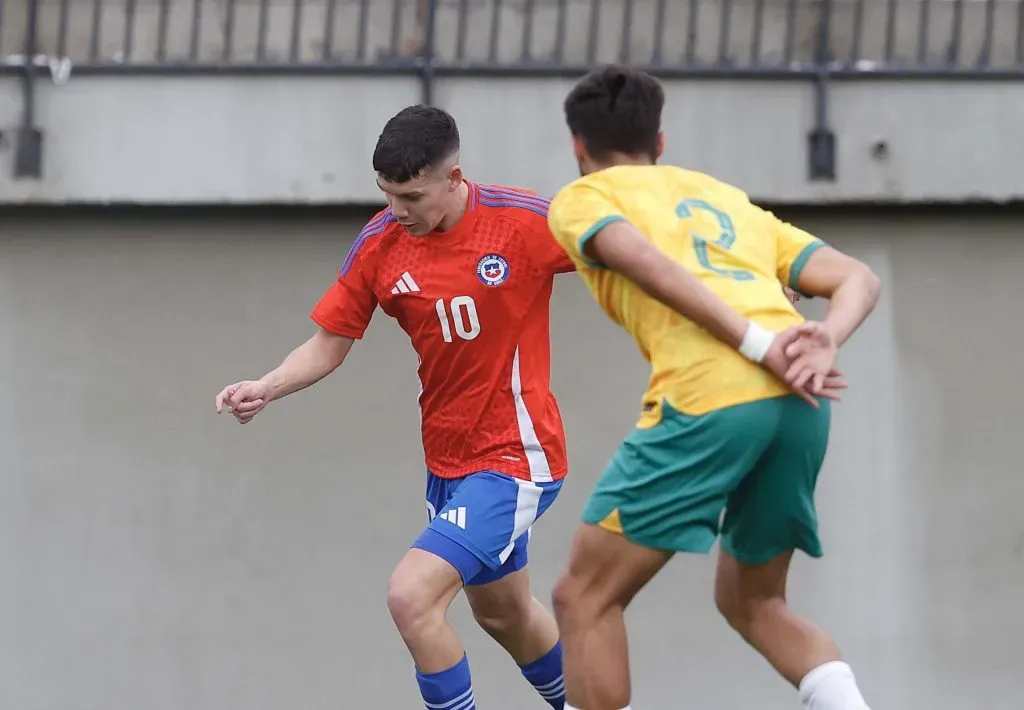 Agustín Arce debutó en 2022 en Universidad de Chile. Foto: Carlos Parra – Comunicaciones FFCH