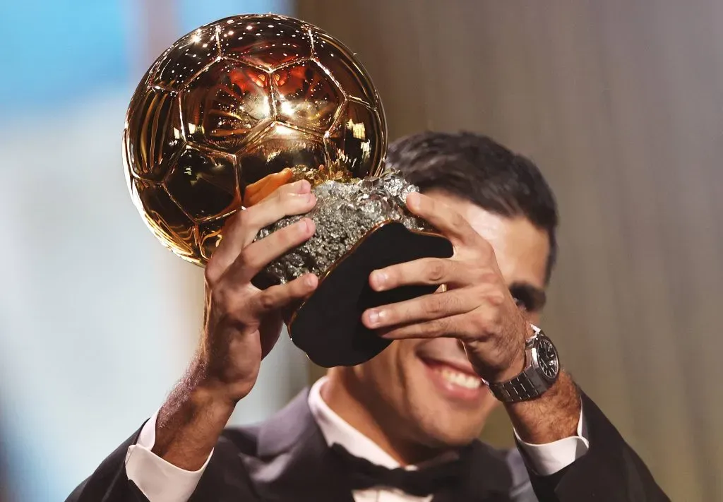 Rodri com a Bola de Ouro 2024. Foto: IMAGO / Xinhua.