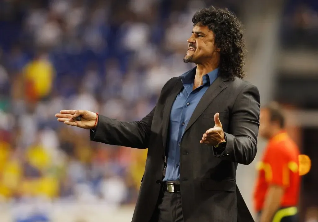 Leonel Álvarez dirigiendo a Colombia. Foto: Getty.