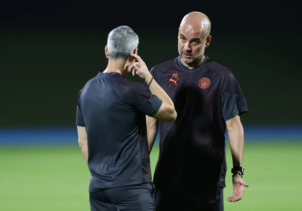 Pep Guardiola em preparação para partida do Mundial. (Photo by Francois Nel/Getty Images)