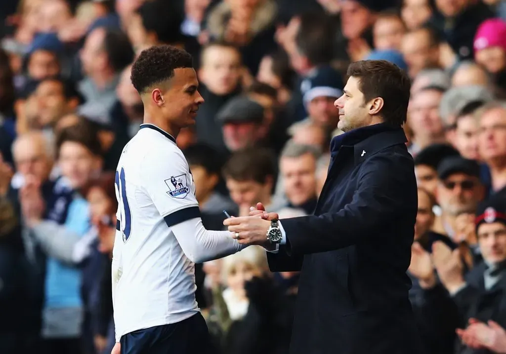Dele Alli junto a Pochettino en Tottenham (Photo by Clive Rose/Getty Images)