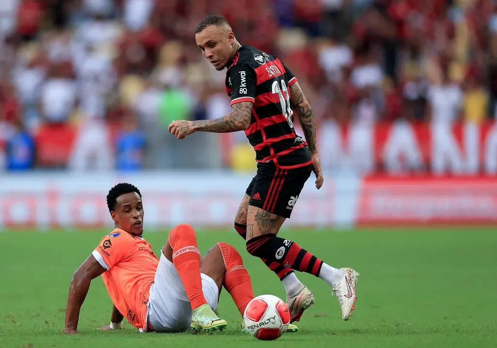 Xandinho ao lado de Cebolinha, do Fla (Photo by Buda Mendes/Getty Images)