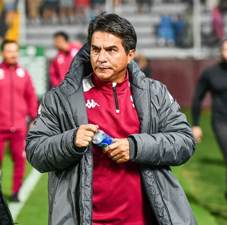 Vladimir Quesada, DT de Saprissa.