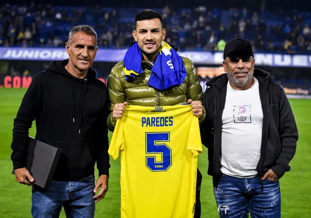 Cascini y Serna, junto a Paredes en 2022. (Getty Images)