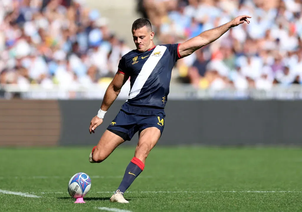 Emiliano Boffelli ejecutando un penal (Getty)