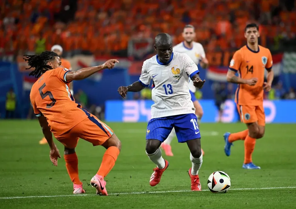 Holanda e França fizeram o principal duelo do dia. (Photo by Clive Mason/Getty Images)