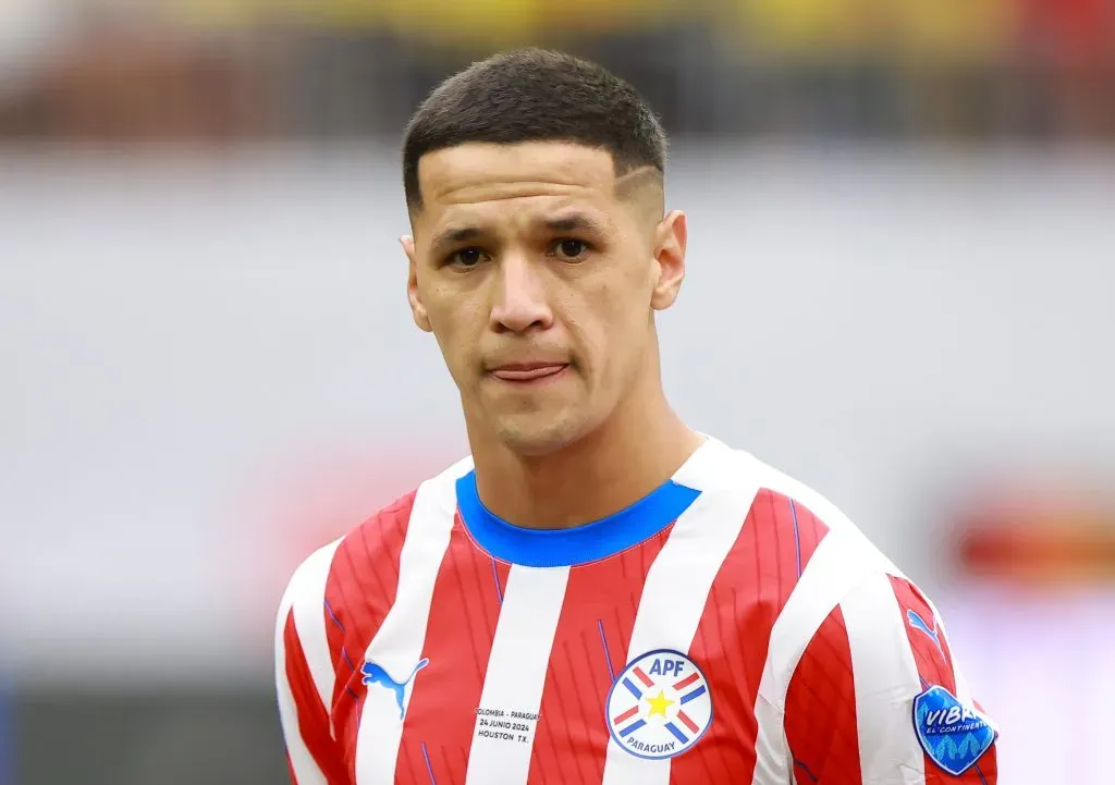 Alex Arce em campo pelo Paraguai (Photo by Hector Vivas/Getty Images)