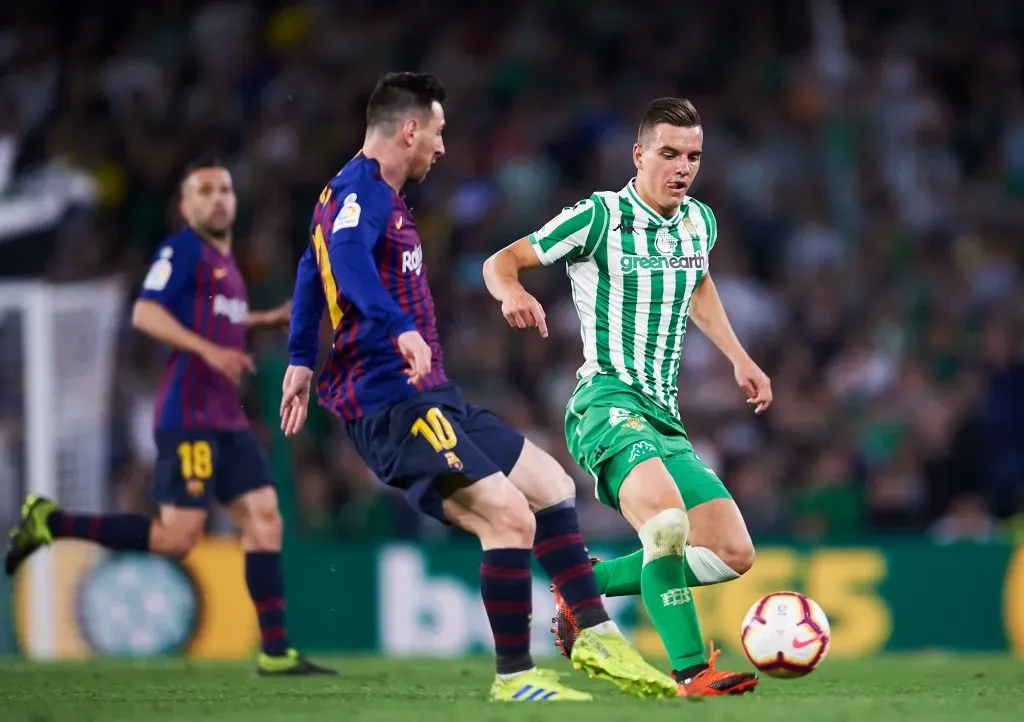 Giovani Lo Celso enfrentando al Barcelona en el 2019. Getty Images.
