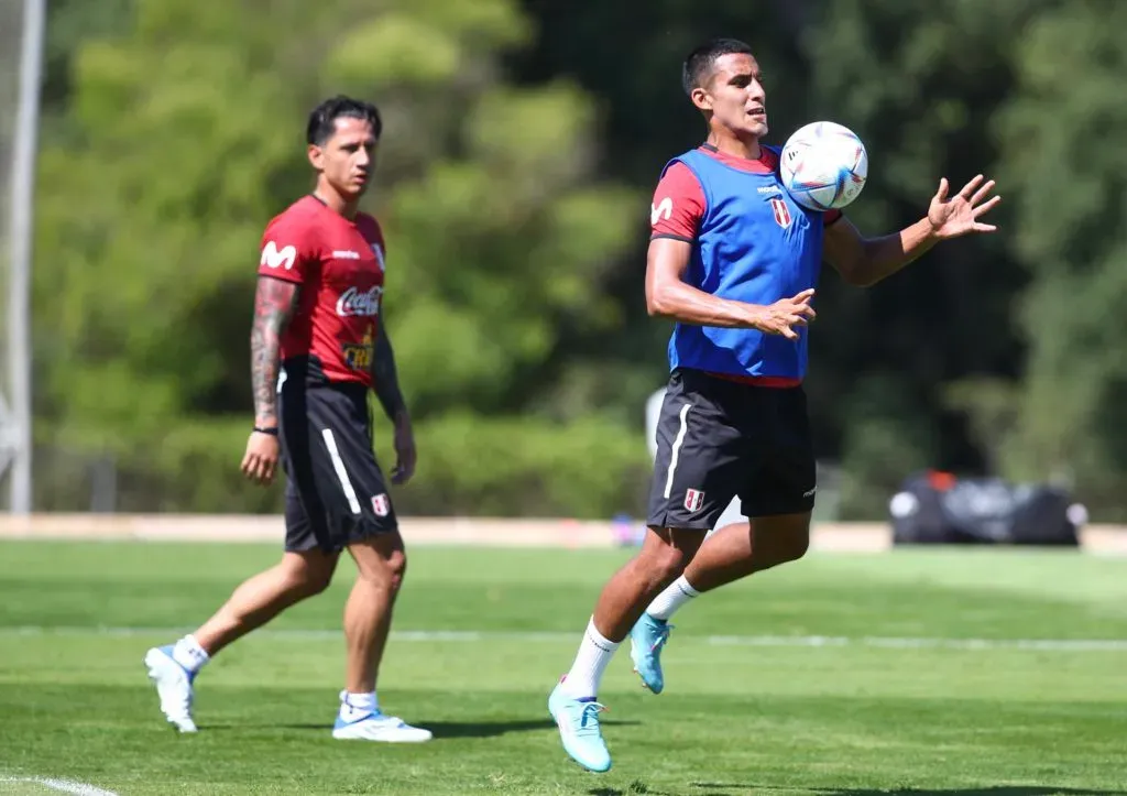 Gianluca Lapadula y Alex Valera en la Selección Peruana. (Foto: FPF).