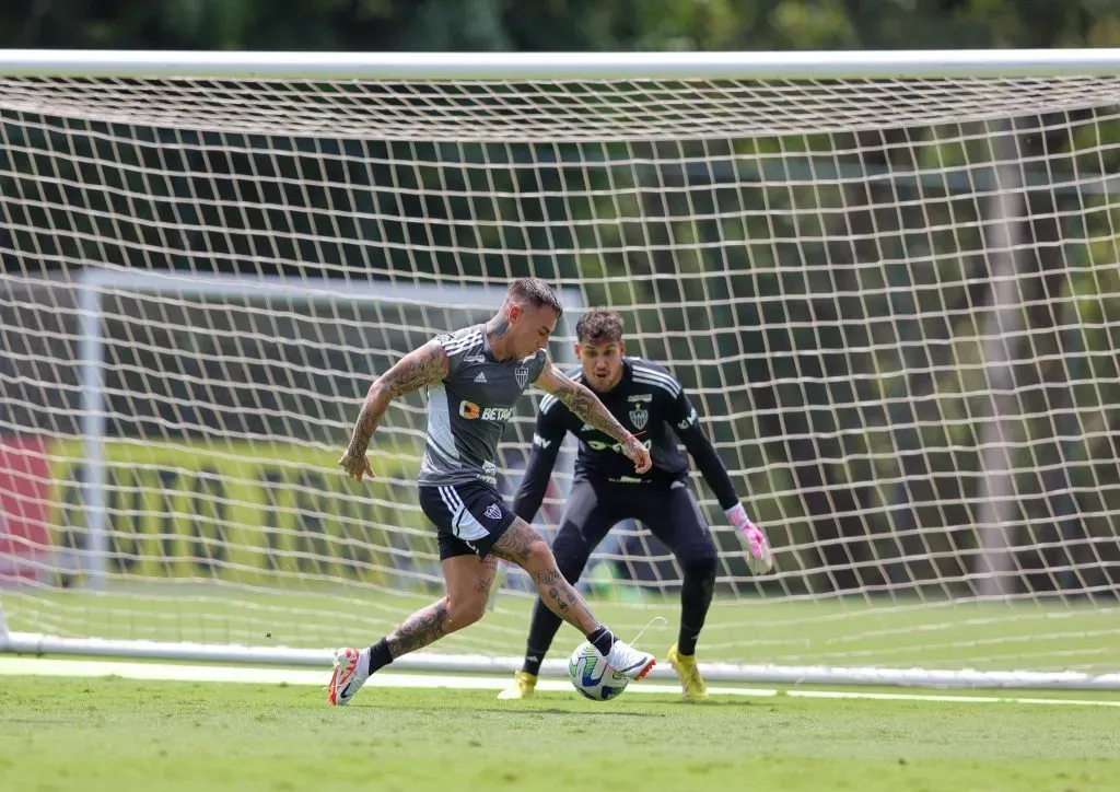 Vargas durante treino na Cidade do Galo – Foto: Paulo Henrique França / Atlético