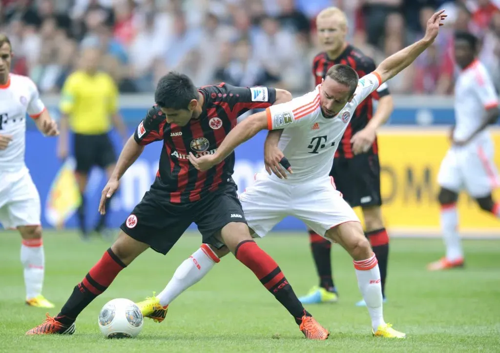 Carlos Zambrano discutiendo con Franck Ribéry. (Foto: IMAGO),